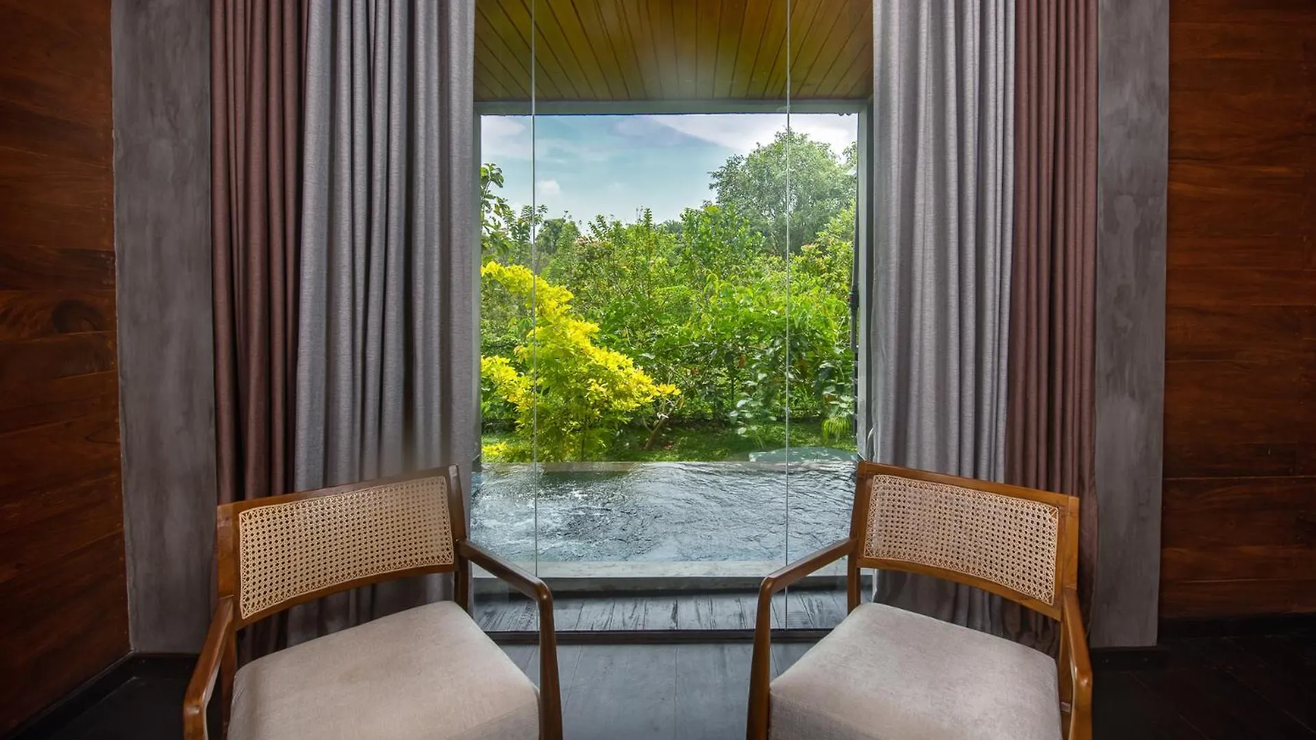 *****  Atha Resort Sigiriya Sri Lanka